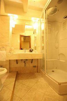 Luxury H 2000 Bed & Breakfast 3*