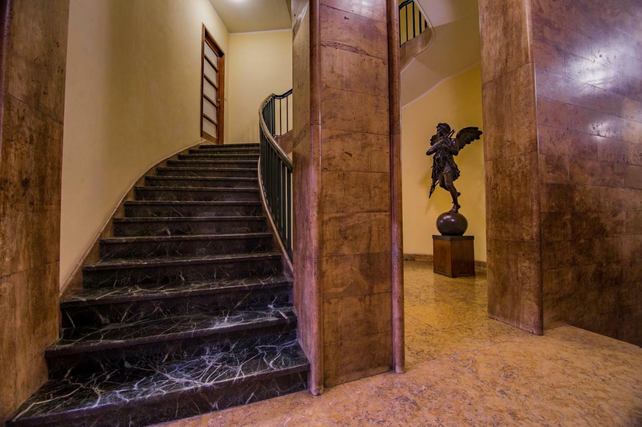 Luxury H 2000 Roma