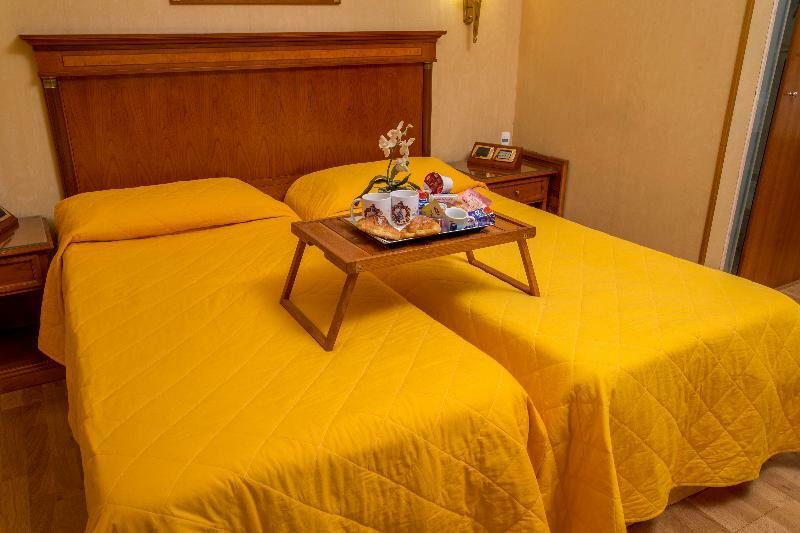 Luxury H 2000 Bed & Breakfast 3*