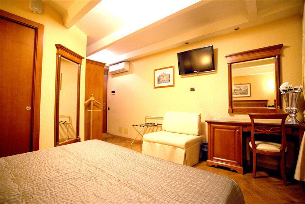 Luxury H 2000 Roma